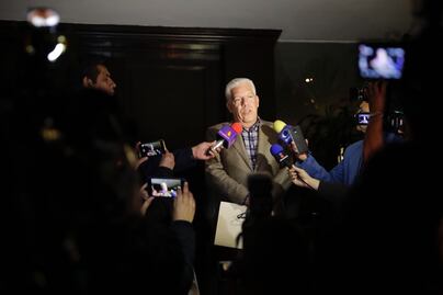 Elba Esther Gordillo ya está libre "y con su familia"