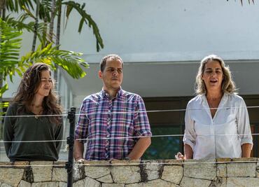 Anuncia EU "rescate" de opositores venezolanos refugiados en la embajada de Argentina en Caracas; ya están en suelo estadounidense