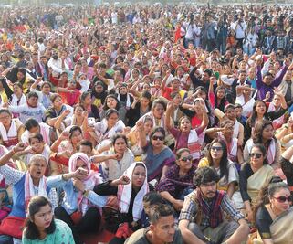 Violentas protestas en India dejan dos muertos