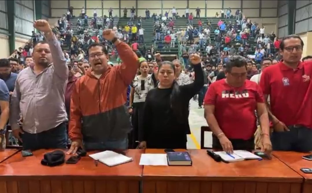 La Sección 22 del SNTE instaló su asamblea estatal para analizar la respuesta del gobierno federal y estatal a sus demandas. Foto: Especial