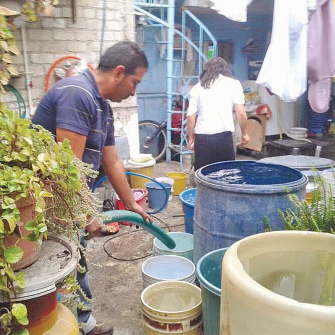 Con los impuestos que empezaron a pagar desde el 2 de enero los contribuyentes, la nueva administración tiene liquidez financiera para comprar refacciones, reconoció el alcalde de Ecatepec, Fernando Vilchis. ARCHIVO EL UNIVERSAL