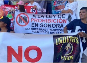 Galleros y jinetes protestan contra Ley de Protección Animal frente a Congreso de Sonora; "nos equivocamos", admiten diputados