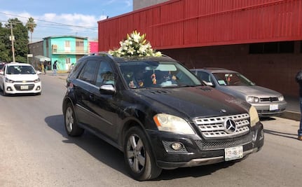 Dan el último adiós a maestra del Colegio Cervantes de Torreón