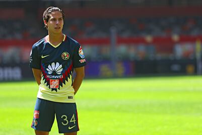 Puebla trollea a Diego Lainez