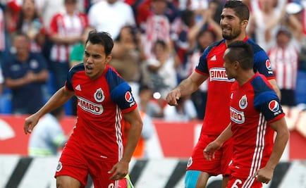 Chivas golea y está muy cerca de la salvación
