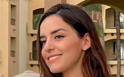 Casandra Ascencio impone estilo a la orilla del mar