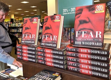 Libro de Woodward sobre Trump vende más de un millón de copias