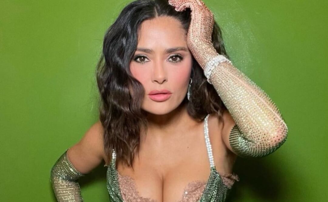 Salma Hayek deslumbró luciendo un vestido marrón y un collar de cuarzo. Foto: Instagram @salmahayek