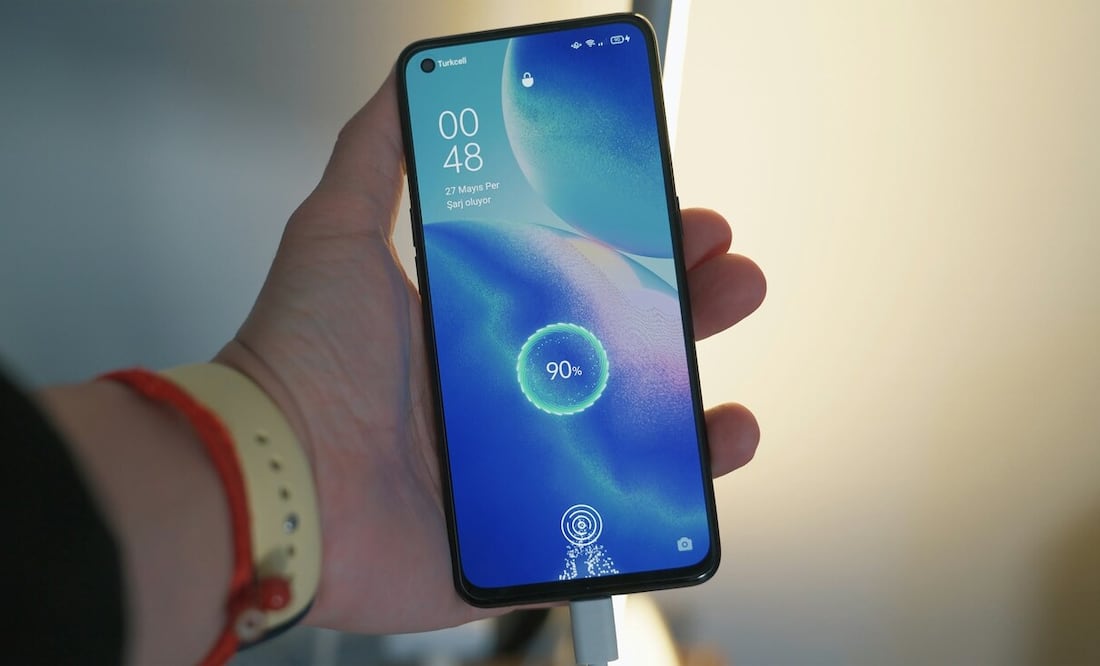 Conoce los motivos por los que podría explotar la batería del celular. Foto: Unsplash