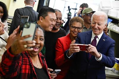 El gobierno de Biden anuncia que cancelará deuda estudiantil de 153 mil prestatarios