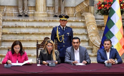 España responde a Bolivia con expulsión de funcionarios bolivianos