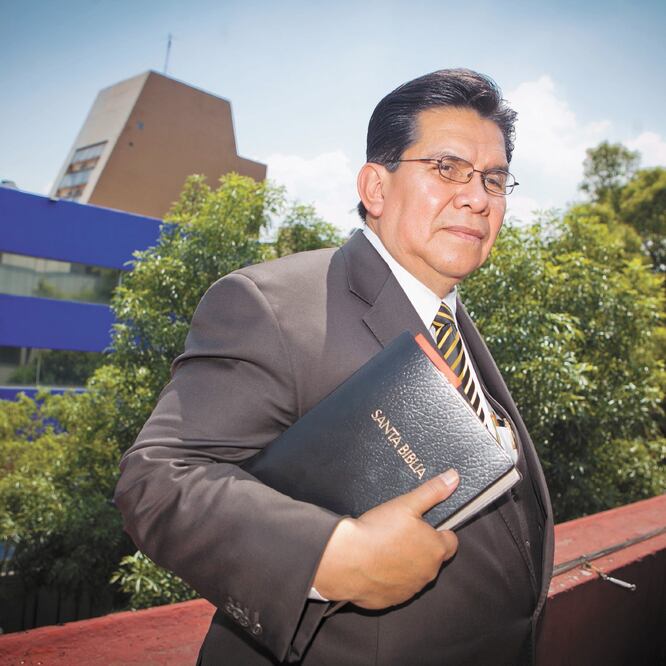 Arturo Farela, presidente de la Confraternice, dijo que han comenzado a distribuir la Cartilla Moral de forma digital. ARCHIVO EL UNIVERSAL