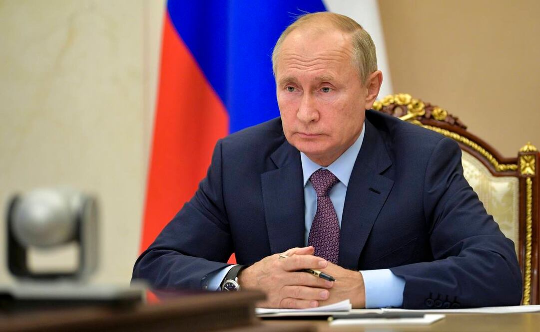 El presidente ruso, Vladimir Putin, indicó que incluso ya se trabaja en una tercera vacuna contra el Covid-19 (Foto: AP)