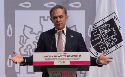 Mancera se compromete a cuidar canales de Xochimilco 
