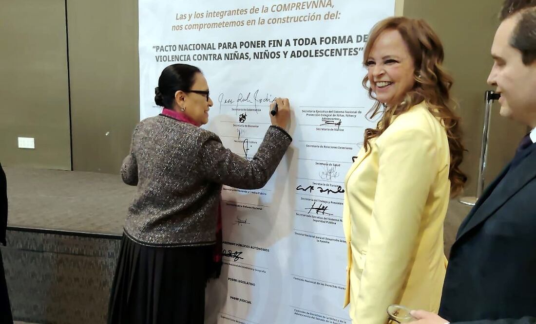 Rosa Icela Rodríguez firma pacto para erradicar la violencia contra menores (14/11/2025). Foto: Especial