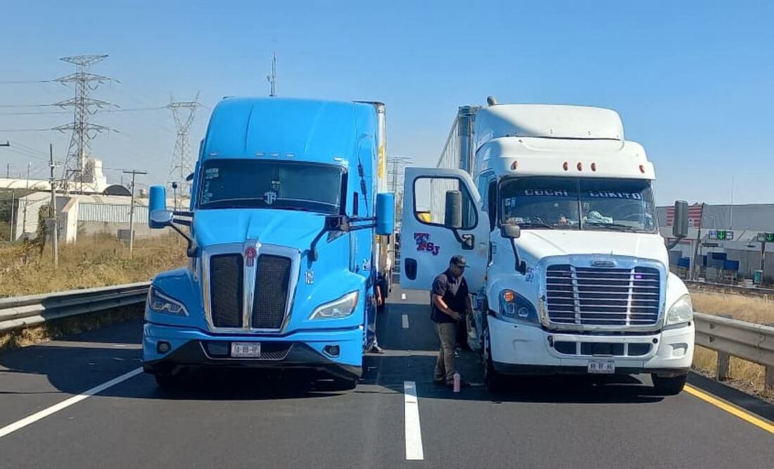 Organizaciones de campesinos realizaron nueve bloqueos por más de 24 horas en las carreteras federales de Guanajuato (05/11/2025). Foto: Xóchitl Álvarez / EL UNIVERSAL