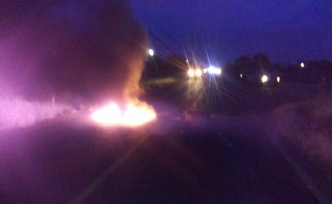 Habitantes denunciaron que los criminales también realizaron quemas de vehículos. /Especial