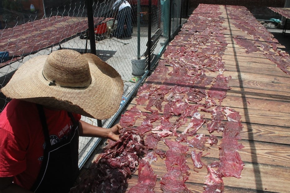 Gracias a su practicidad y a su inconfundible sabor, la cecina ha trascendido generaciones y se mantiene como favorita en las mesas mexicanas. Foto: Blog de la Representación AGRICULTURA Morelos