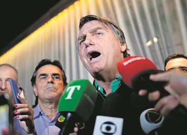 Por abuso de poder, frenan carrera política de Bolsonaro