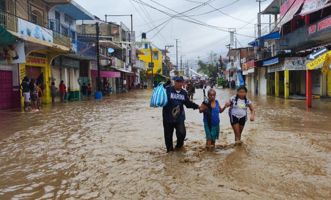 La Secretaría de Marina realiza labores de auxilio en Acapulco, tras paso de "Otis". Foto: Semar