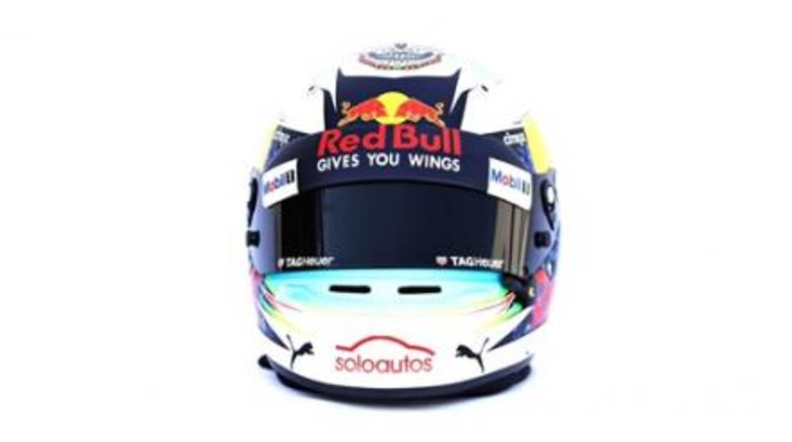 Piloto de Red Bull personaliza su casco por solidaridad a México