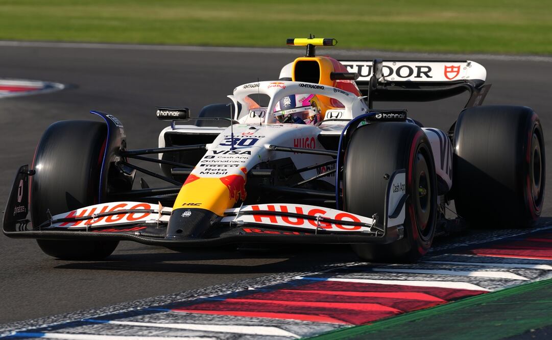 El piloto de Racing Bulls estuvo cerca de impactar a los integrantes de la carrera que cruzaron la pista / Foto: AP