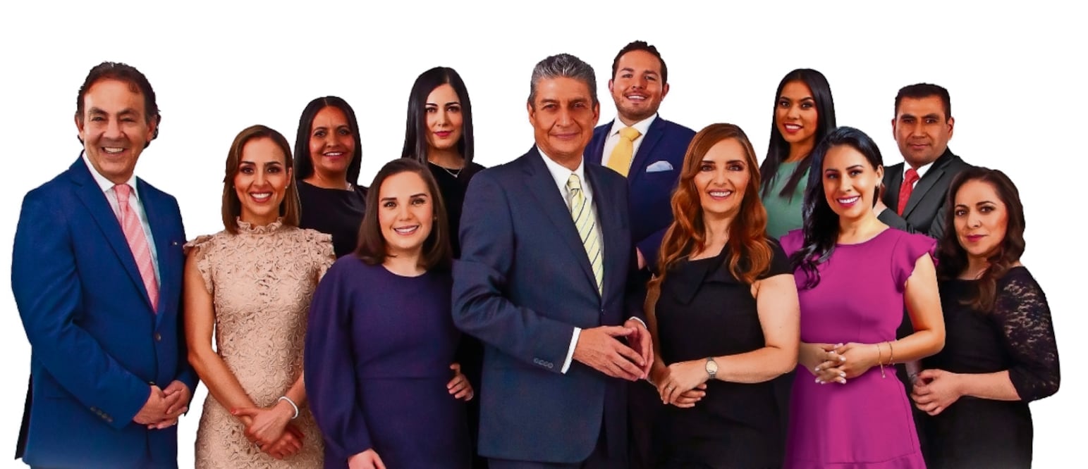 González (al centro) destaca que el 90% de los 12 noticiarios con los que cuentan actualmente están integrados por mujeres. Foto: AMX Noticias