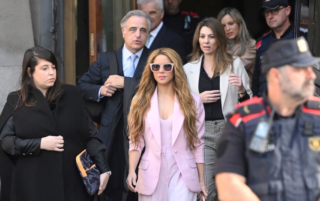 Shakira abandona la Alta Corte de Cataluña este lunes 20 de noviembre. 
Foto: AFP