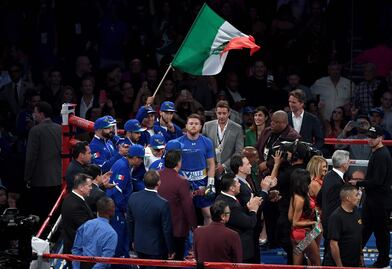 'Canelo' Álvarez pide a López Obrador ser un buen presidente