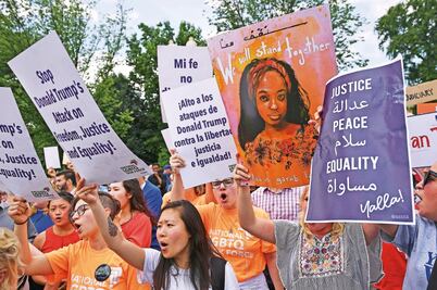 Trump se anota triunfo: Corte avala veto migratorio