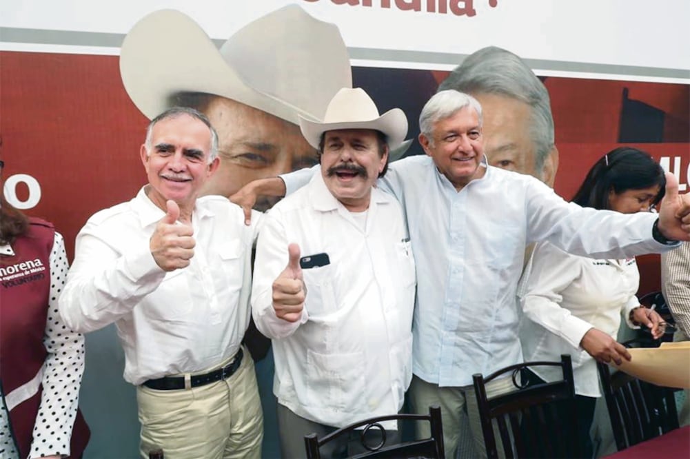 El líder de Morena, Andrés Manuel López Obrador, presentó ayer al empresario Armando Guadiana Tijerina, como “promotor de la soberanía en Coahuila” (TOMADA DE FACEBOOK)