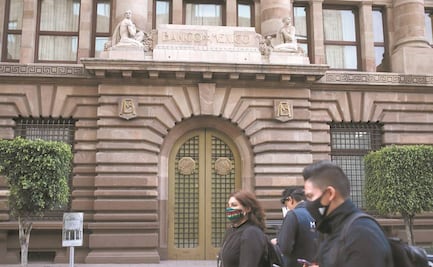 Banxico, rezagado en lucha contra la inflación: analistas