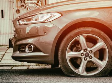 “Se ponchan llantas gratis” ¿Qué hacer si te la aplican?