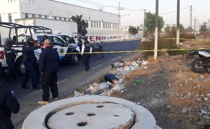 Hallan cuerpos maniatados de dos hombres en el Bordo de Xochiaca, en Neza