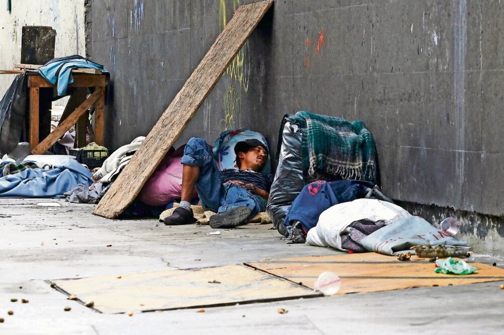 La CDH local solicitó a las autoridades de la CDMX abstenerse de estigmatizar a las poblaciones de calle y dar una respuesta satisfactoria al problema social (ARCHIVO EL UNIVERSAL)