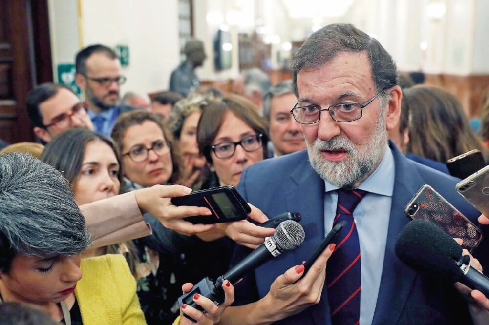 Postura. El presidente del Ejecutivo español, Mariano Rajoy rechaza la posibilidad de que el presidente catalán asuma “en ausencia” (CHEMA MOYA. EFE)