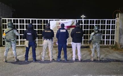 Desmantelan bodega donde almacenaban 46 vehículos de carga y autos robados en Hidalgo; detienen a cuatro