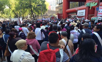 Protestan por altos cobros de luz en Reforma e Insurgentes