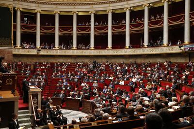 Francia aprueba proyecto de ley que prohíbe a los padres pegarle a sus hijos