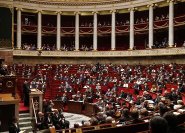 Francia aprueba proyecto de ley que prohíbe a los padres pegarle a sus hijos