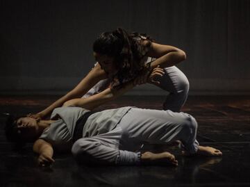 Artistas crean arte marcial con movimientos mayas