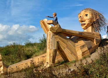 Descubre la magia de los gigantes ocultos en Dinamarca