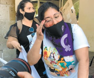 Agreden a mujer en protesta contra Félix Salgado