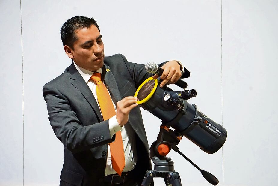 En el Planetario Luis Enrique Erro del IPN habrá ocho telescopios,así como visores que se pueden conseguir en taquilla. Foto: de Planetario Luis Enrique Erro