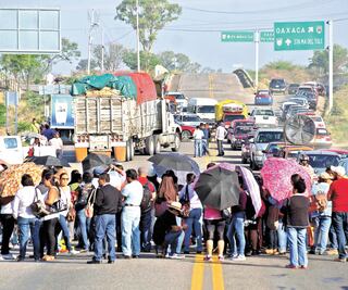 Buscan castigar a quienes bloqueen las carreteras