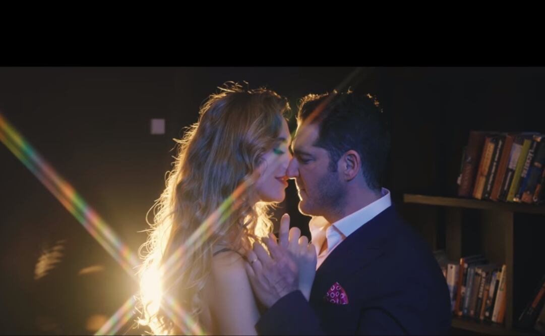 Ángela Ponce y Manu Tenorio. Foto: Captura video