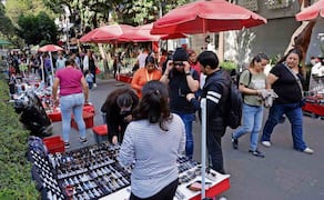 Operativo de alcaldía Cuauhtémoc en Zona Rosa deriva en riña con comerciantes. Foto: Fernanda Rojas / ARCHIVO EL UNIVERSAL