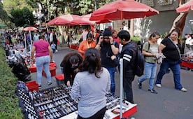 Operativo de alcaldía Cuauhtémoc en Zona Rosa termina en riña con comerciantes; hay un hombre detenido