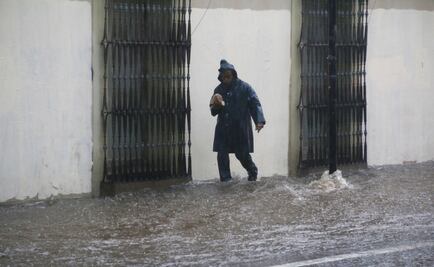 Oaxaca: Dos localidades incomunicadas tras "Earl"