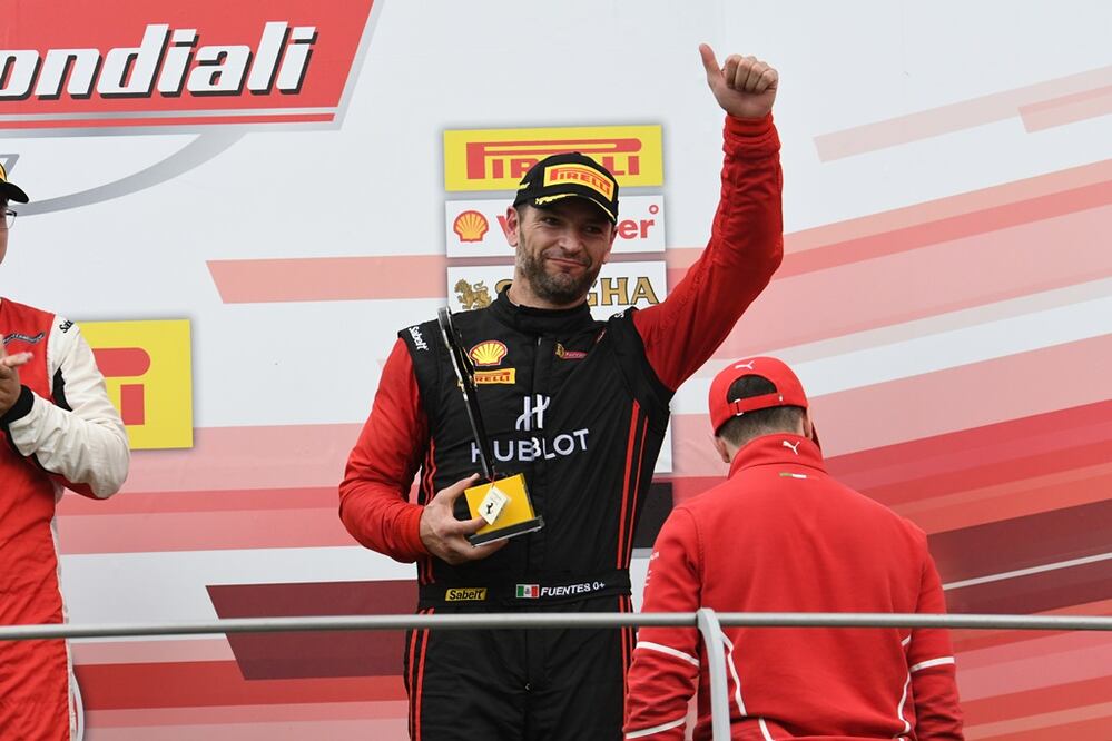 ESPECIAL. El piloto mexicano competirá este domingo en la Final Mundial del Ferrari Challenge